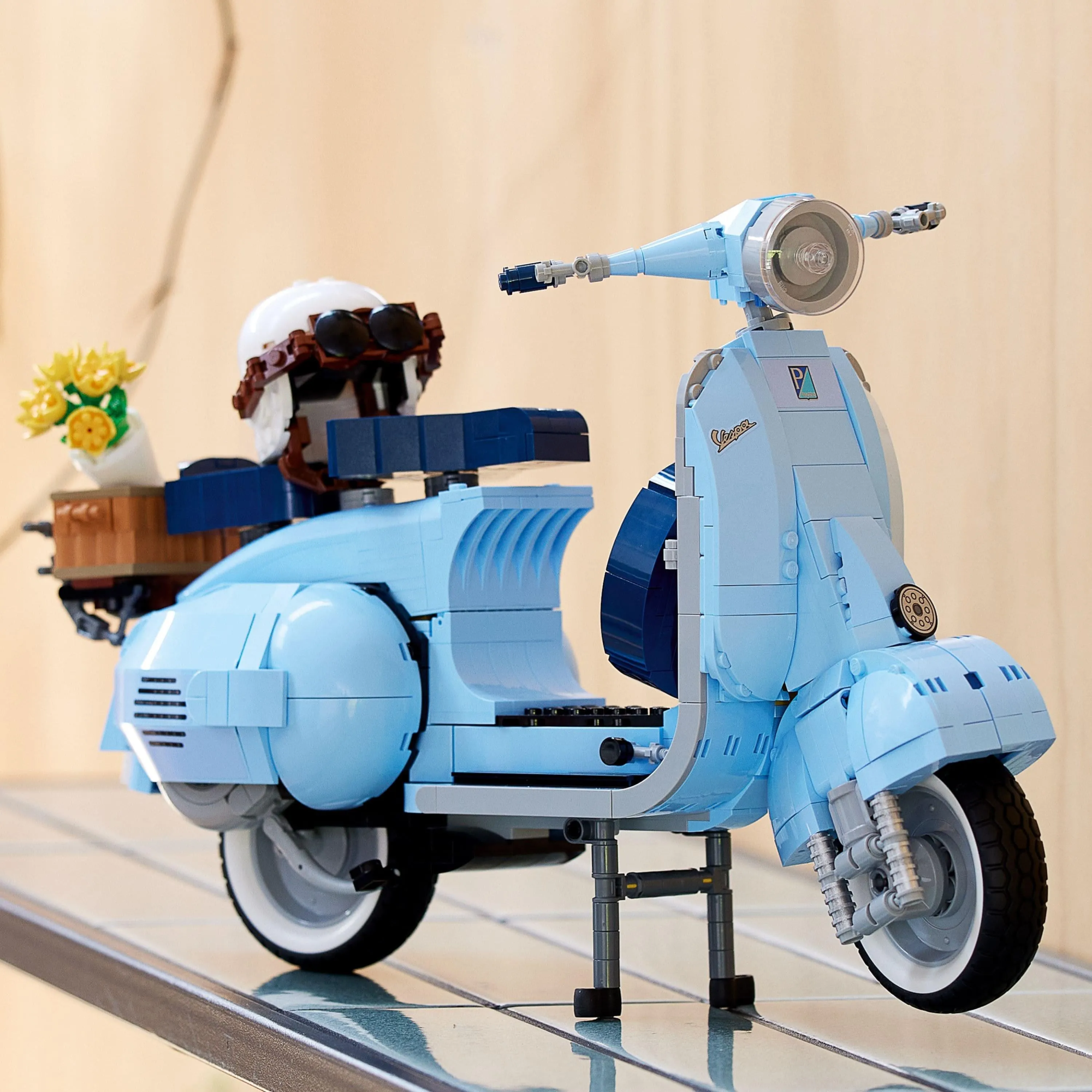 Конструктор LEGO Icons 10298 Vespa 125