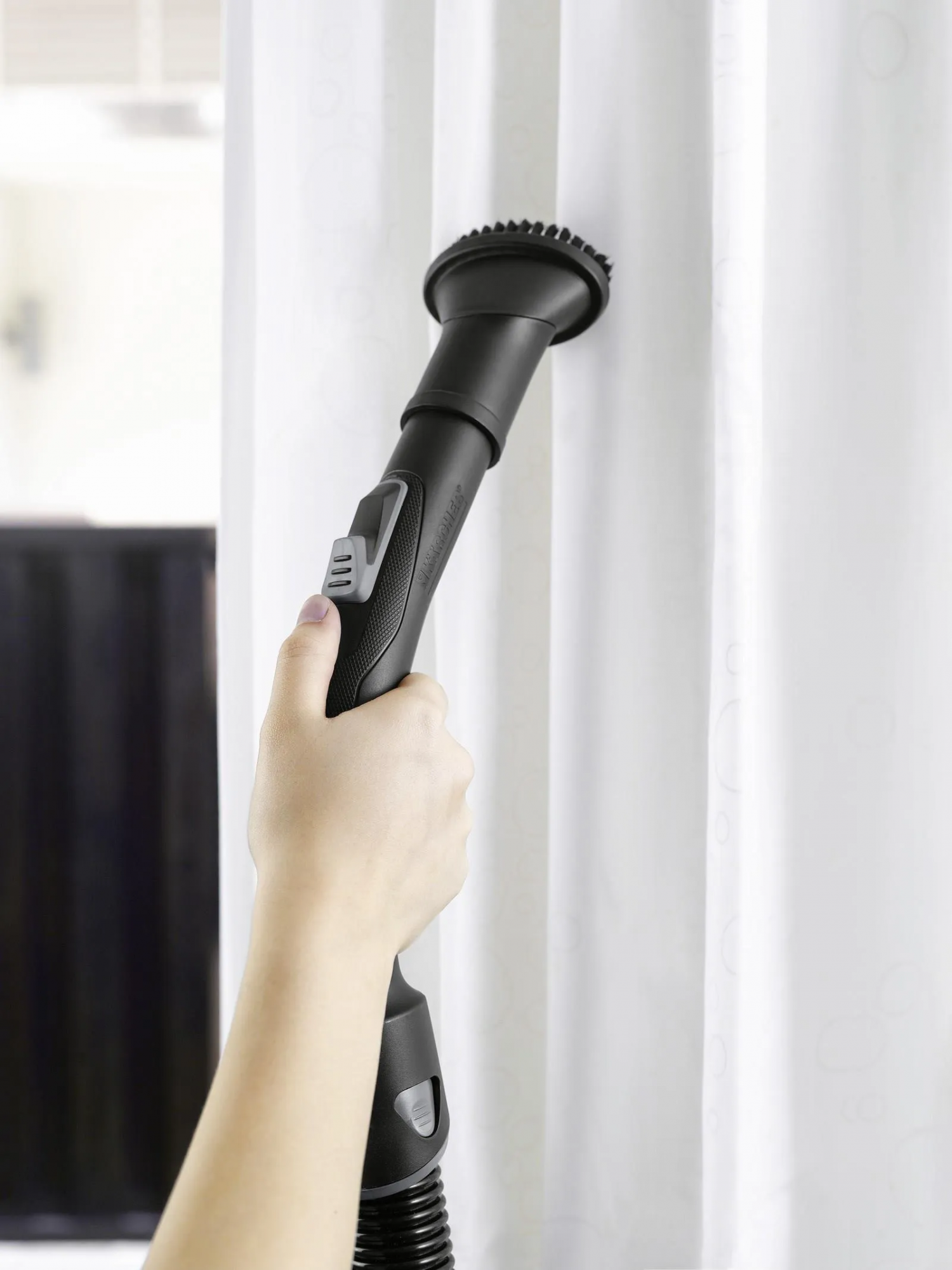 Безмешковый пылесос Karcher VC 3 Plus (1.198-060.0)