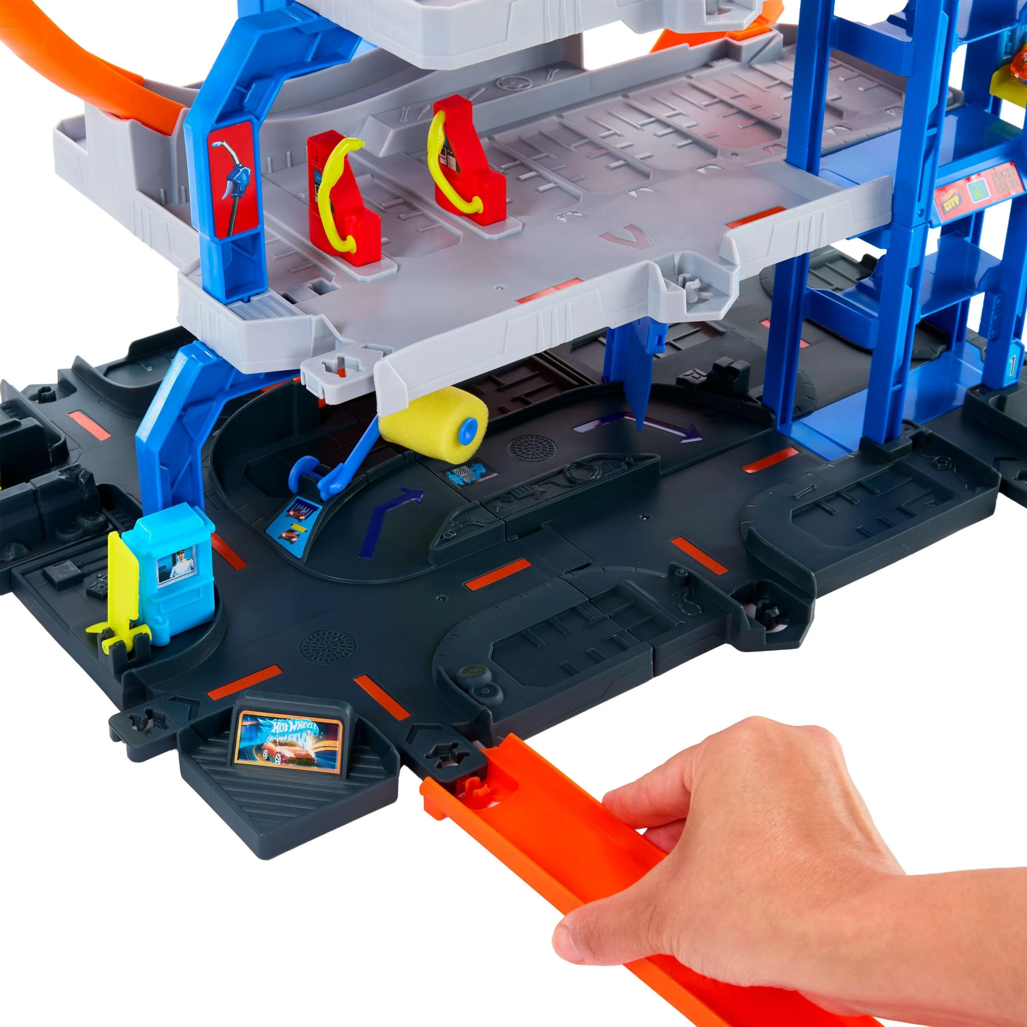 Игрушечный трек Hot Wheels City Mega Garage Gigaloop JBM74 с автомойкой и вертолетом