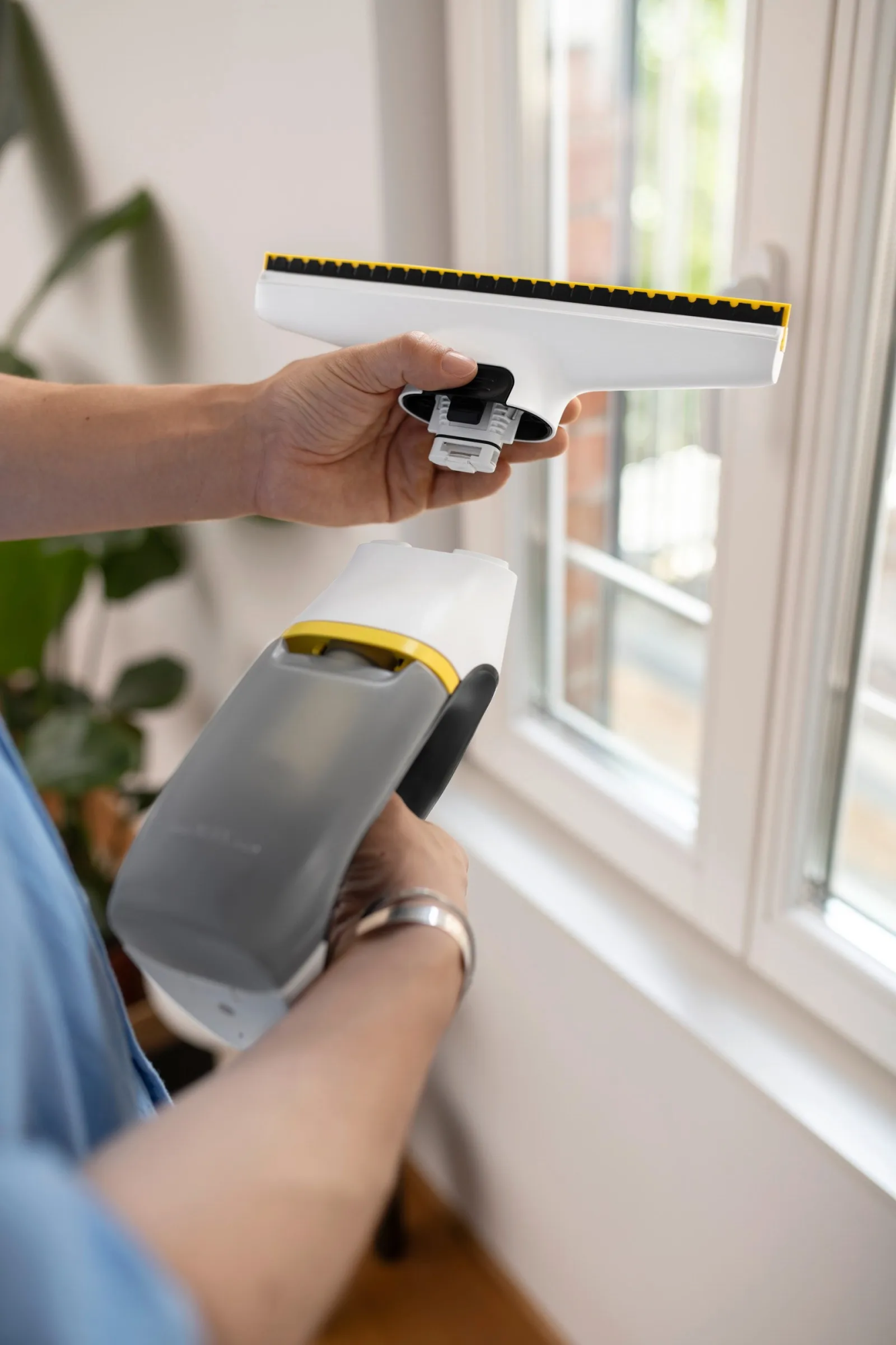 Стеклоочиститель Karcher WV 2 Universal Precision 1.633-672.0