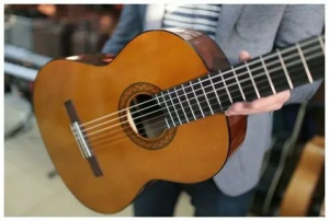 Классическая гитара Yamaha C40