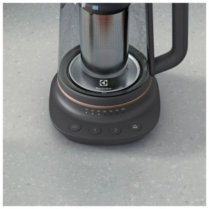 Электрический чайник Electrolux E7GK1-8BP, черный