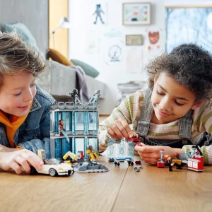 Конструктор LEGO Marvel 76216 Железный человек из брони