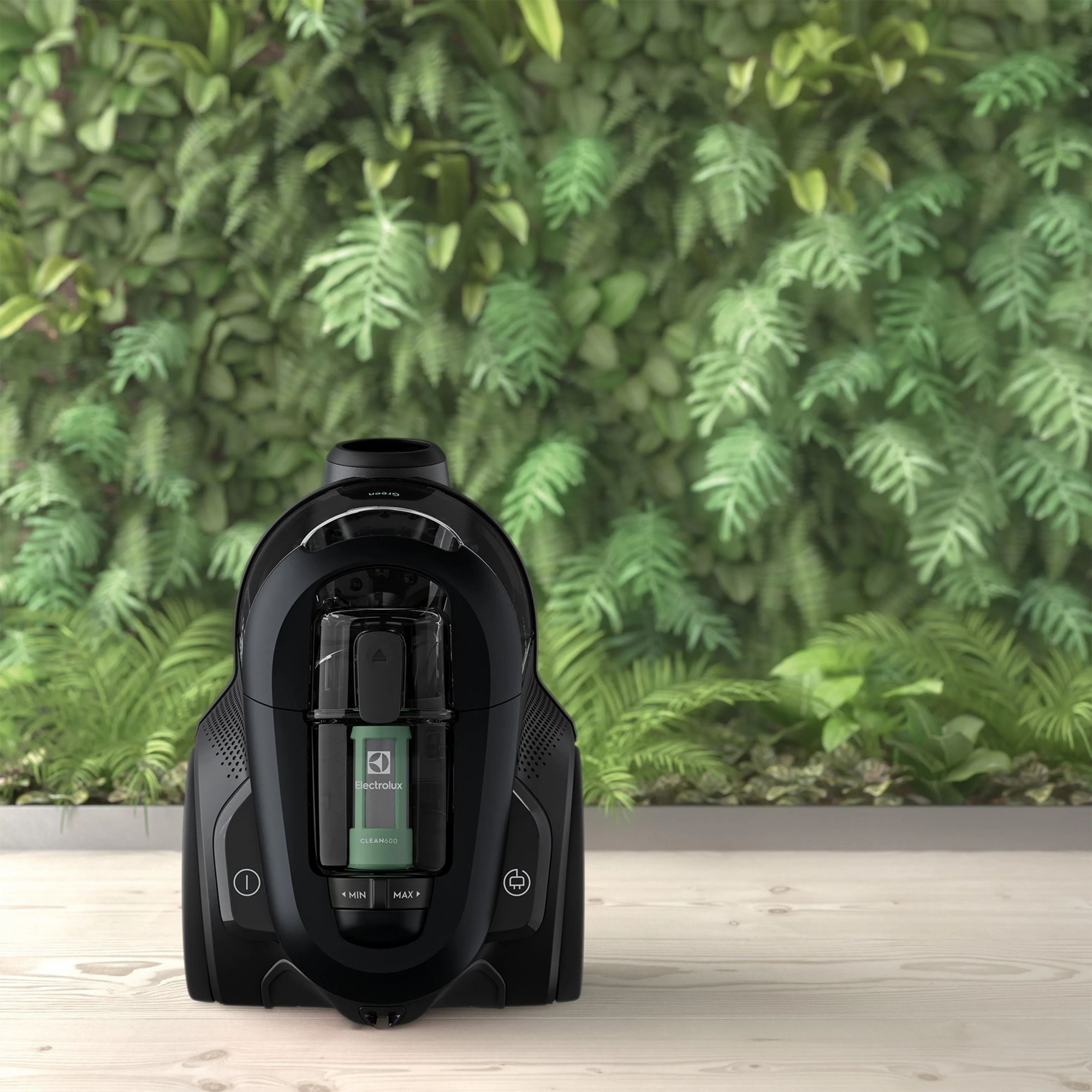 Пылесос Electrolux seria 600 EL61C2OG.