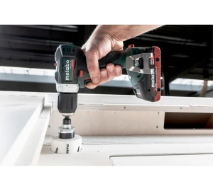 Аккумуляторная дрель-шуруповерт Metabo BS 18 L BL 602326500, с 2 АКБ 18V/2.0Ah, ЗУ, кейс