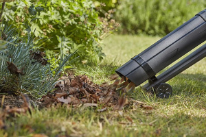 Аккумуляторный садовый пылесос-воздуходувка BLACK+DECKER BCBLV3625L1-QW с ЗУ