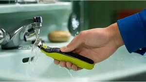 Триммер для лица и тела Philips OneBlade Face + Body QP2834/31, черный