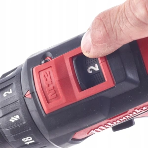 Шуруповёрт Отвертка Milwaukee M12 BDD-201C 4933479439 1х2,0 Ач в кейсе с АКБ и ЗУ