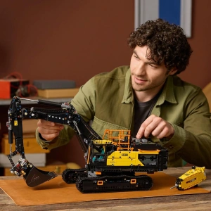 Конструктор LEGO Technic 42215 Экскаватор Volvo EC500 Hybrid
