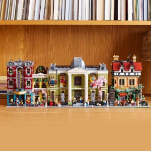 Конструктор LEGO Icons 10350 Дом в английском стиле