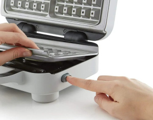 Вафельница Breville VST072, белый