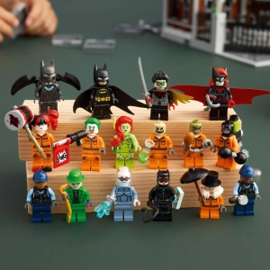 Конструктор LEGO DC Batman 76300 Лечебница Аркхем