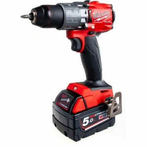 Аккумуляторная ударная дрель-шуруповёрт Milwaukee M18 CBLPD-502C 18 В, 2×5,0 А·ч АКБ, ЗУ, кейс