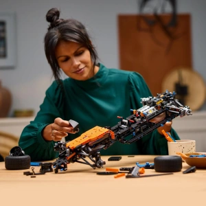 Конструктор LEGO Technic 42141 Гоночный автомобиль McLaren Formula 1