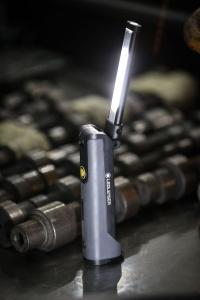 Ручной фонарь LED LENSER IW5R Flex черный