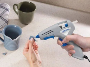 Клеевой пистолет Dremel 910 (910-3), стержни 7мм, F0130910JA