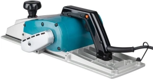 Рубанок Makita 1806B