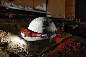 Налобный фонарь USB MILWAUKEE L4 HL-VIS-301
