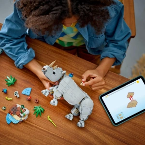 Конструктор LEGO Creator 3 в 1 31171 Дикие животные: гордый носорог с птицами