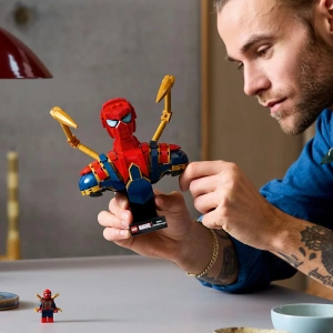 Конструктор LEGO Marvel 76326 Бюст Железного паука