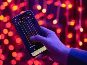 Гирлянда штора Twinkly Curtain с 210 шт. RGB+W + BT + Wi-Fi 1,5 м x 2,1 м (TWW210SPP-TEU)